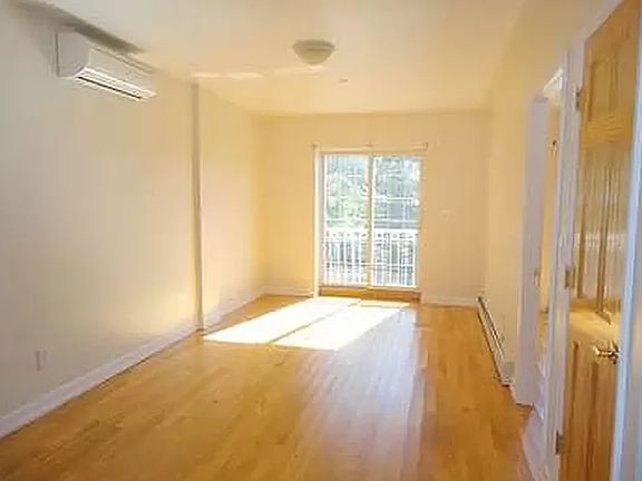 4th image of 252 18th St APT 4D