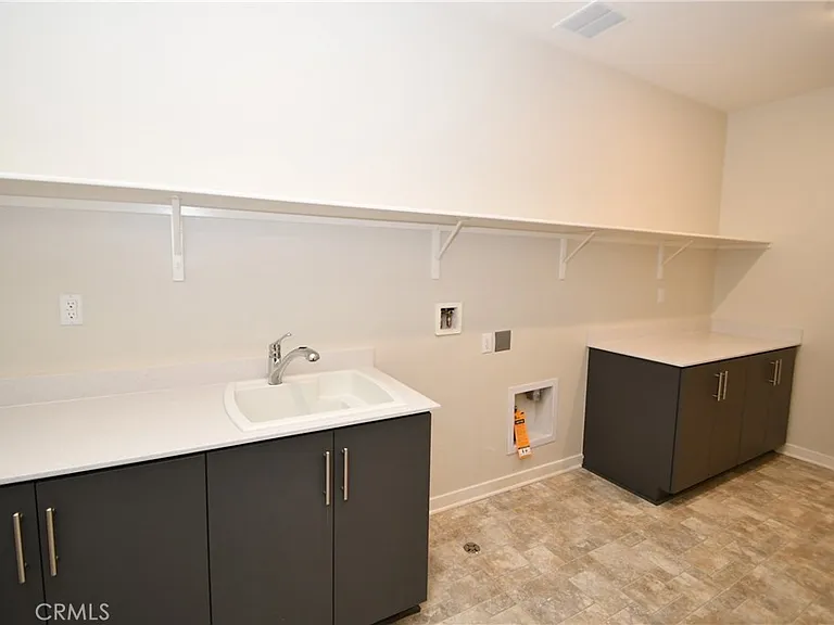 15743 Butterfly Dr — Photo 33