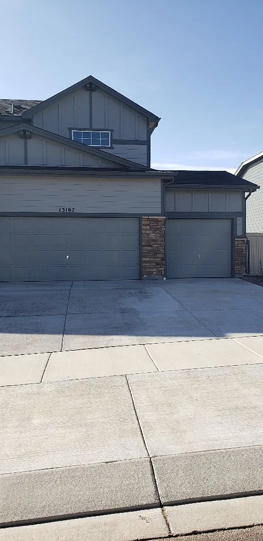 Newer 3 Bedroom home with 2 1/2 baths in Meridian Ranch — Photo 2