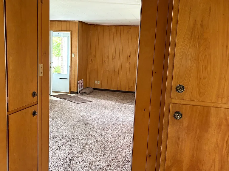 202 Legget Ave — Photo 7