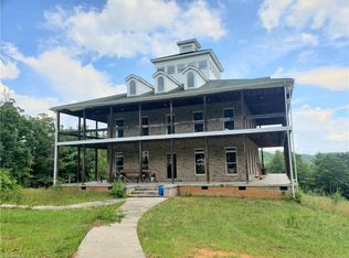 7440 Summit Rd, Purlear, NC 28665