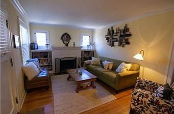 3rd image of 619 E 61st St