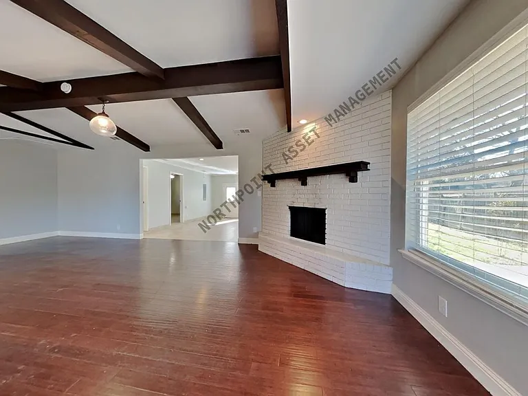 2724 Russwood Ln — Photo 4
