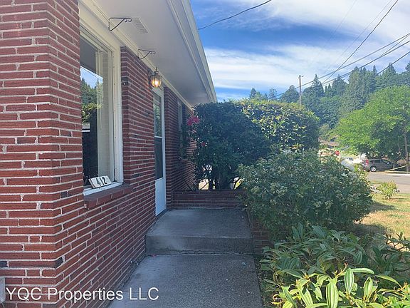 4th image of 412 Edwards Ln