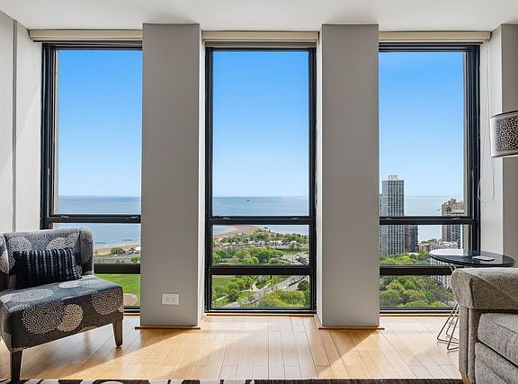 3rd image of 1660 N Lasalle St #3809