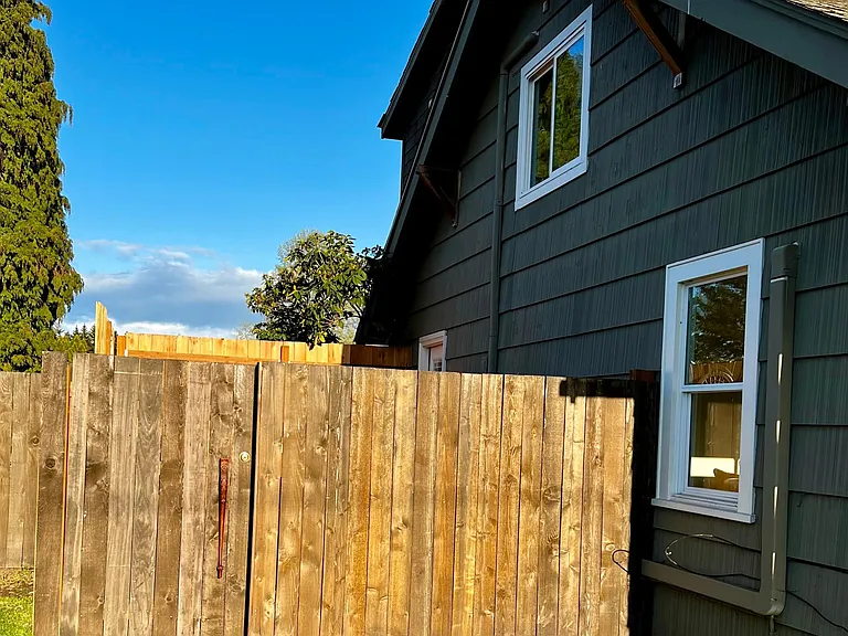 2345 SE Thompson St — Photo 17