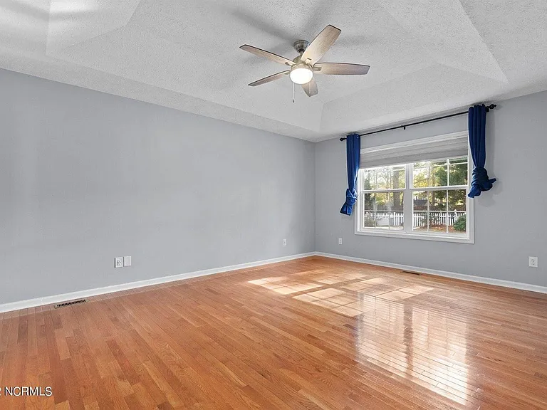 120 Crimson Ct — Photo 28
