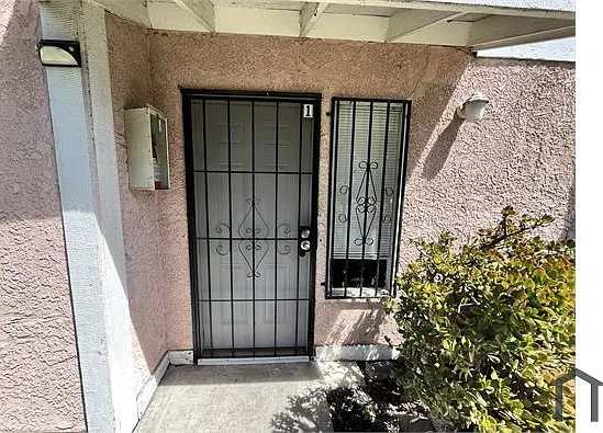 3 bed, 1120 sqft, $3,000 — Photo 2