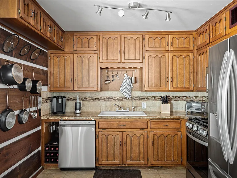 3529 E Sheridan St — Photo 10