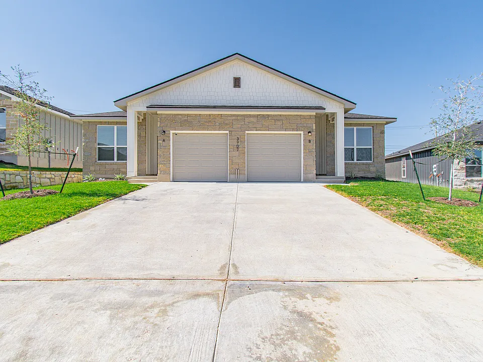 3907 American Elm Dr #B