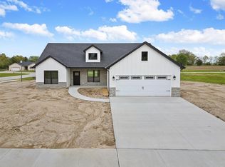 2617 Pineview Dr, Highland, IL 62249