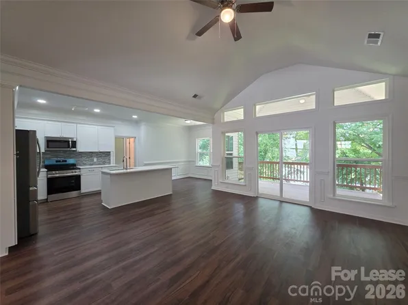 595 Foxwood Dr SE, Concord, NC 28025