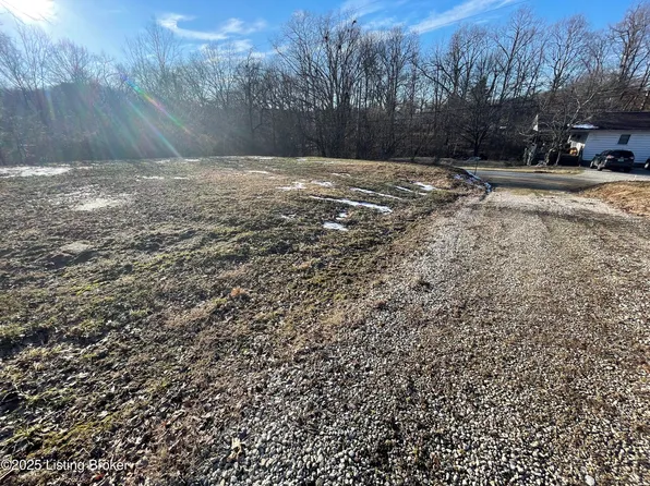 602 Hillview Dr, Fairdale, KY 40118