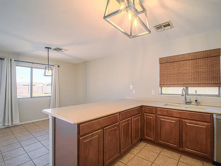 305 W Settlers Trl — Photo 11