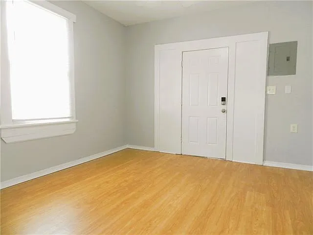 4033 Eagle St — Photo 5