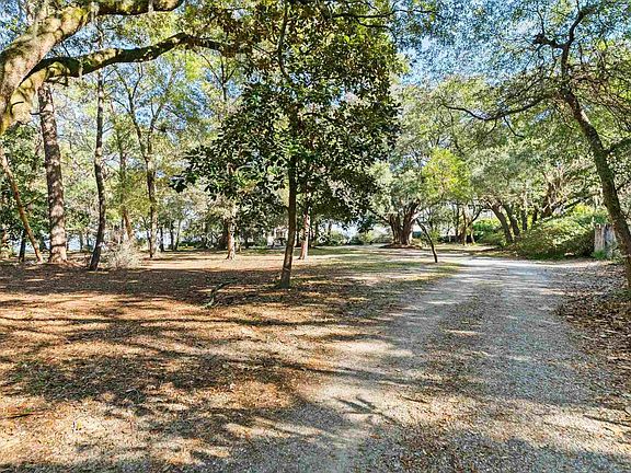 3rd image of 11941 Fort Morgan Rd