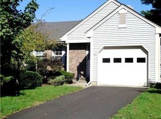 5B John Adams Ct, Monroe Township, NJ 08831