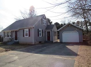 9 Mountain View Cir, Southampton, MA 01073