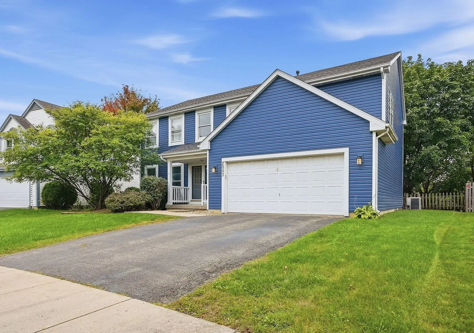 4 bed, 2.5 bath, 2213 sqft, $3,300 — Photo 2