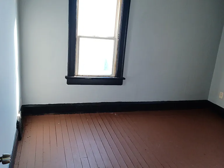 2208 East Ave — Photo 5
