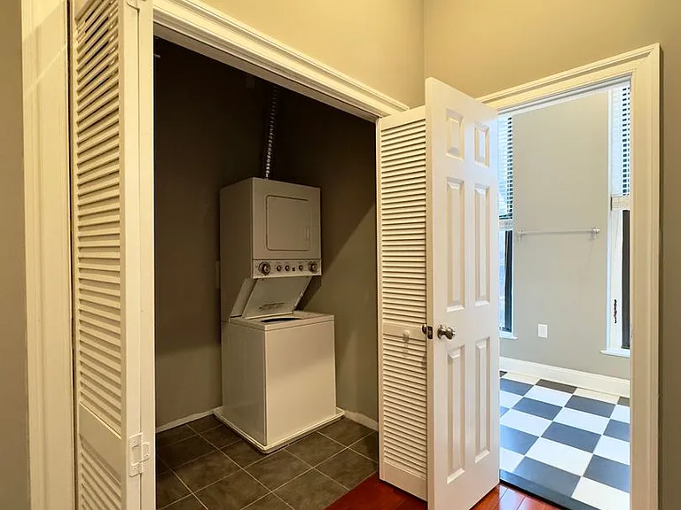Apartment Units with In-Unit Laundry in Mt Vernon, Baltimore, MD! — Photo 25