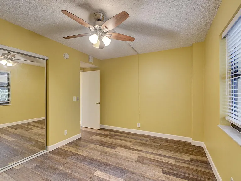 890 N Federal Hwy #103 — Photo 32