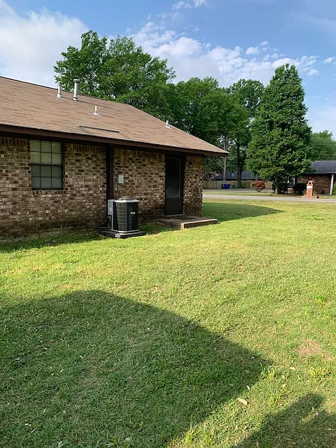 2 bed, 900 sqft, $850 — Photo 2