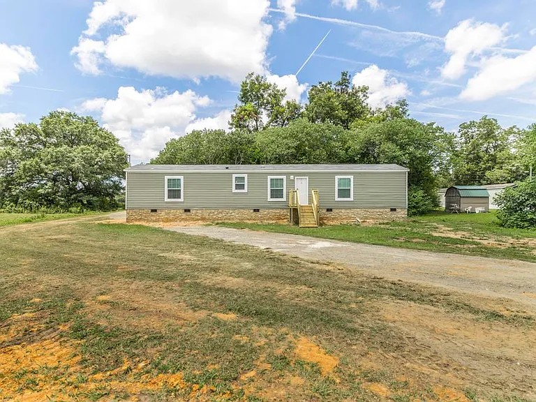 1635 Pine St — Photo 3