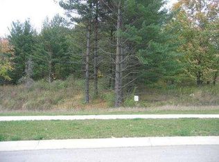314 Pine Ridge Ct, Slinger, WI 53086