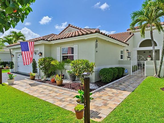4th image of 18866 NW 1st St
