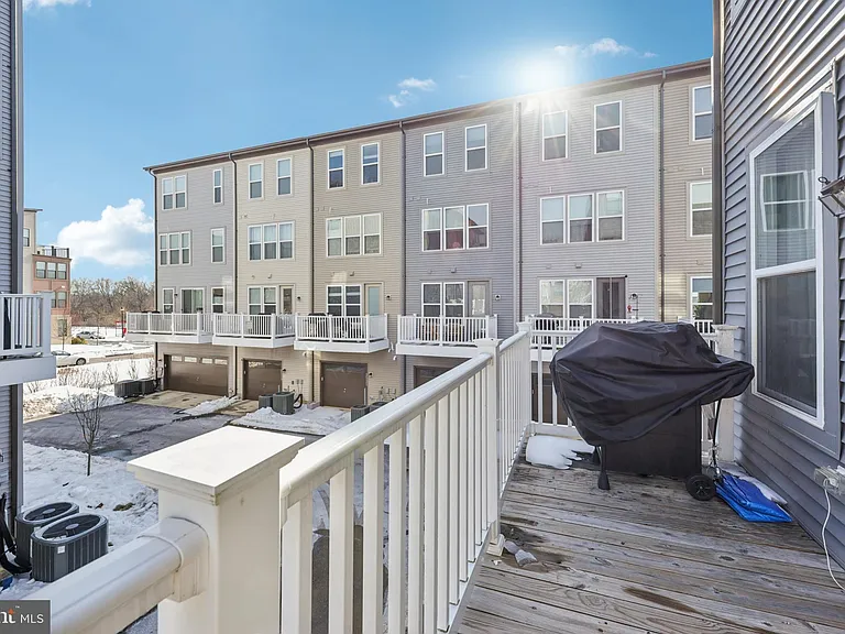 5601 Hyattsville Dr — Photo 48