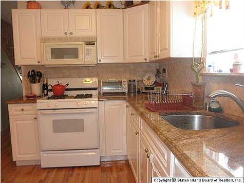 2nd image of 282 Wilson Ave