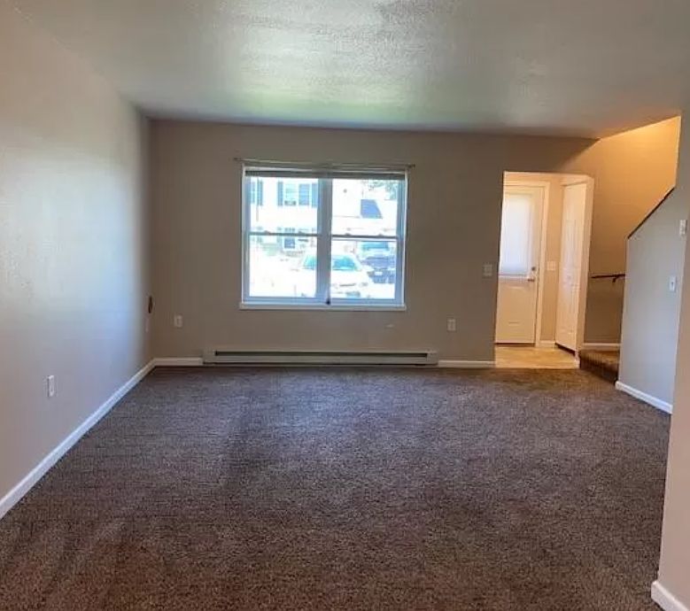 1st image of 501 W Elm Dr APT 1