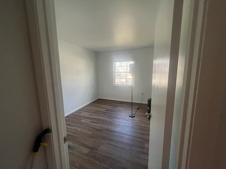 Second bedroom "Office"