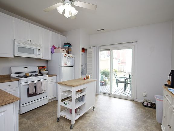 4th image of 3308 N Southport Ave #2