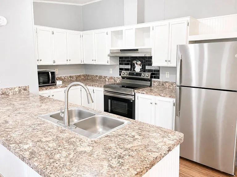 33114 McKinley Cir — Photo 15