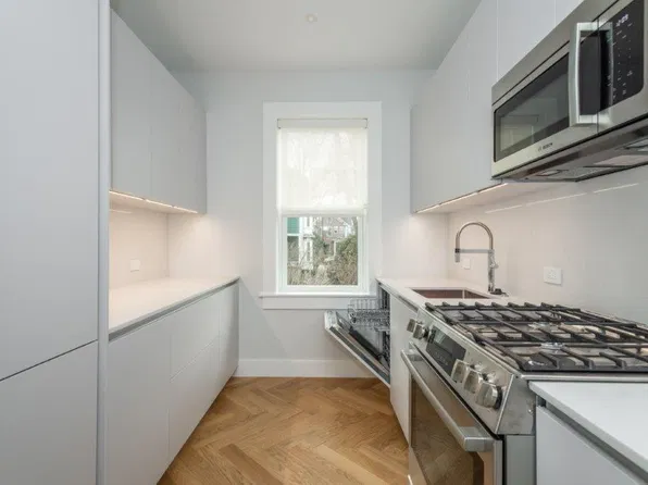 14 Forest St #2BR, Cambridge, MA 02140