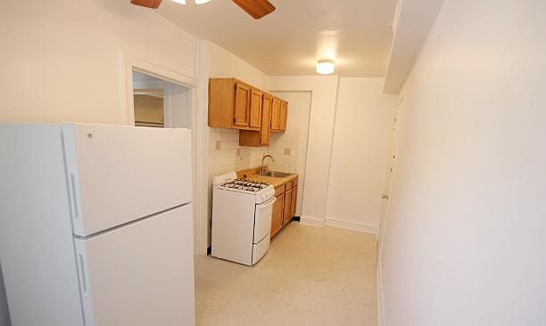 2nd image of 4730 S Woodlawn Ave APT 1D