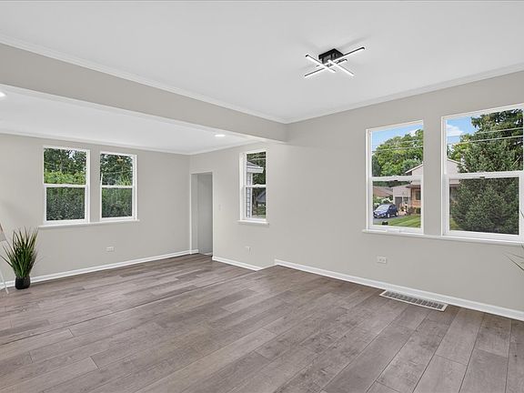 3rd image of 211 N Graylynn Dr