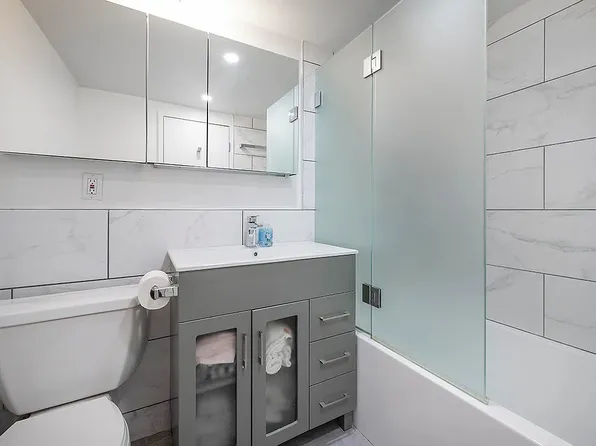 529 West 42nd Street image 2 of 7