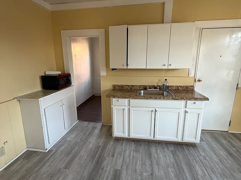 98 Glen St #2 — Photo 22