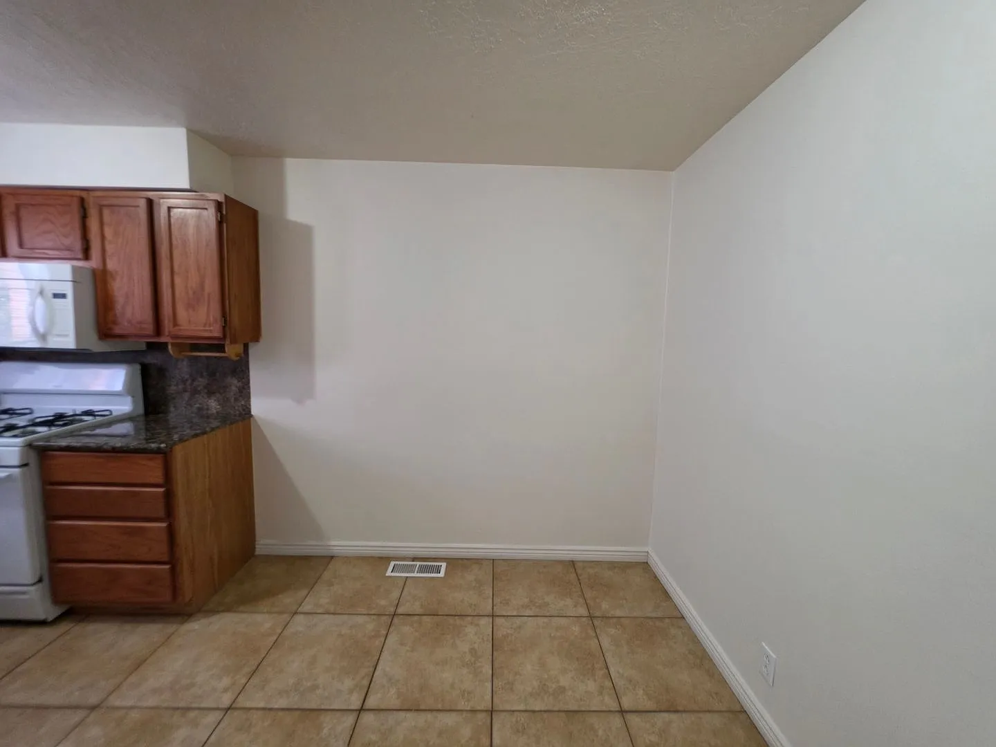Axel305 (6Plex) — Photo 4