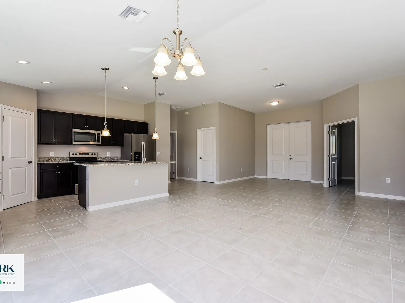 3 bed, 2.0 bath, 1670 sqft, $2,049 — Photo 4