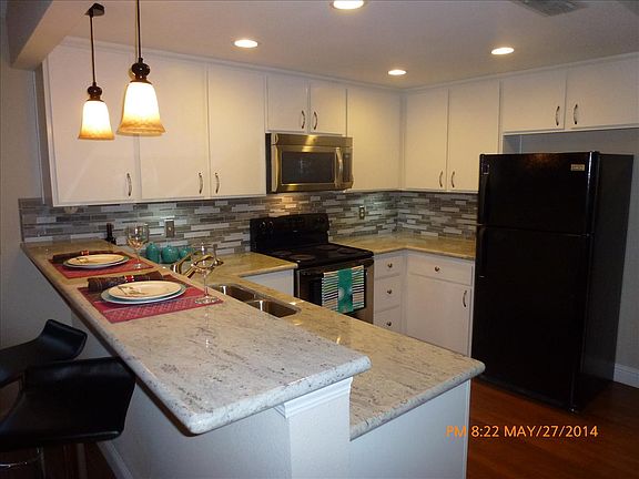 Adorable Kitchen, refrigerator included