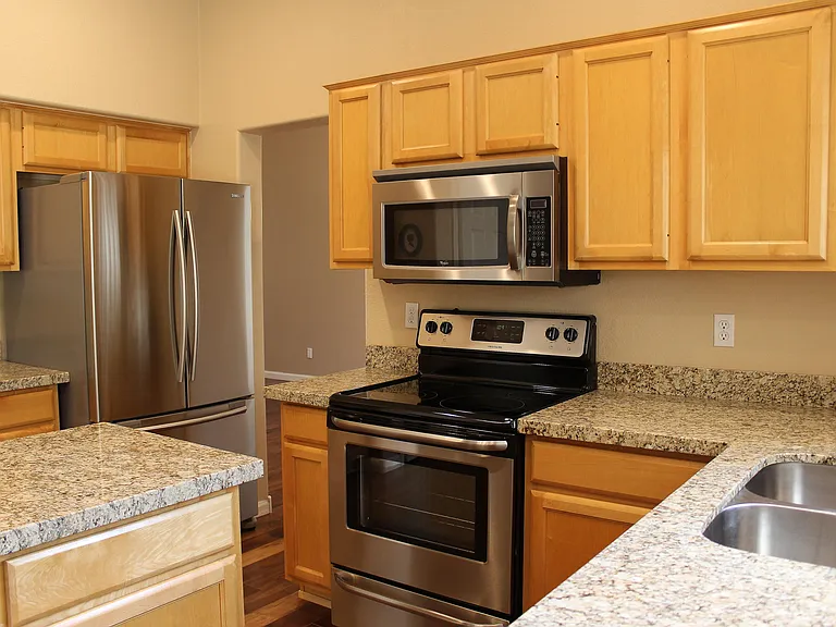 5435 W Buffalo St — Photo 10