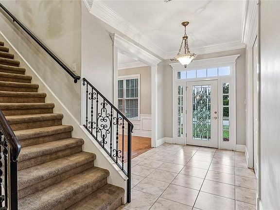 4th image of 92 Pinehurst Dr