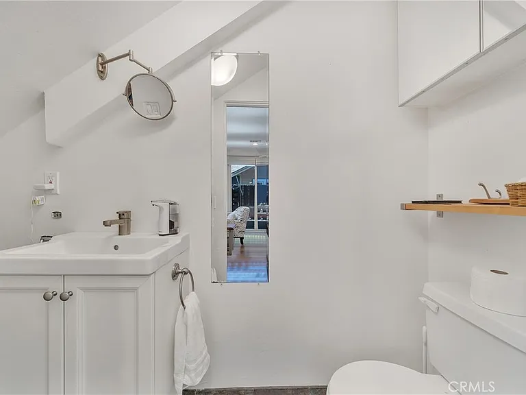 335 Cypress Dr — Photo 4