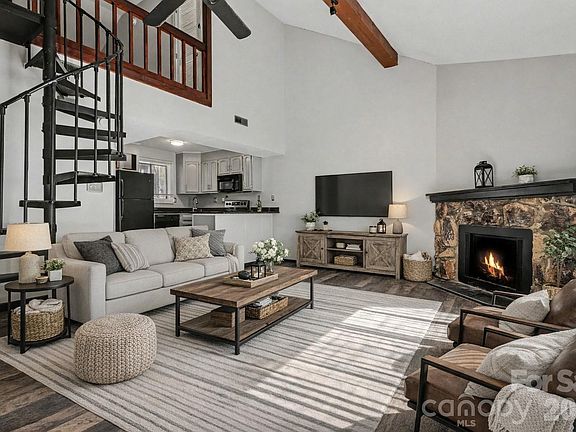 4th image of 100 Willow Run Dr APT 5