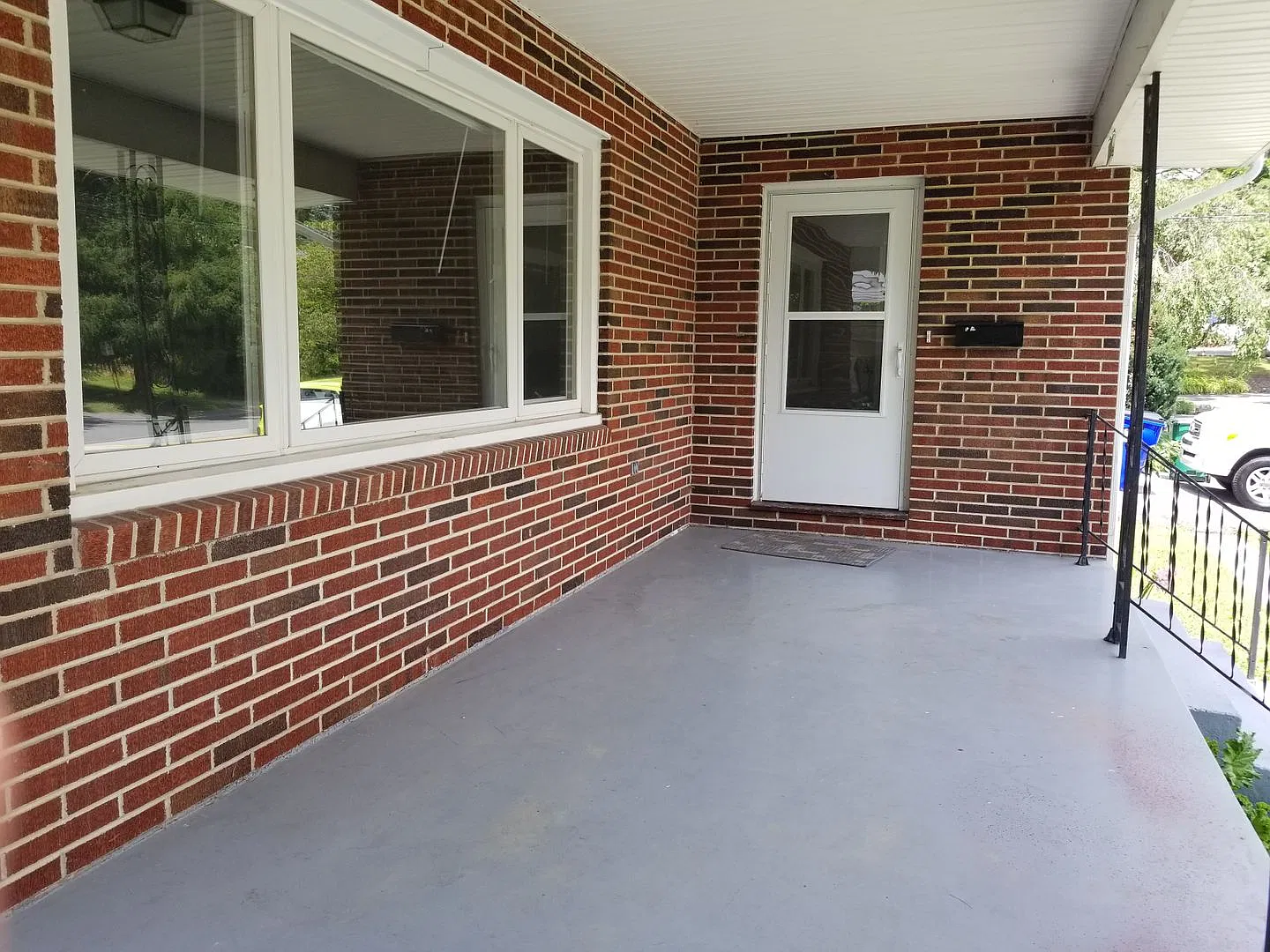 Spacious Home in Downtown Blacksburg — Photo 2