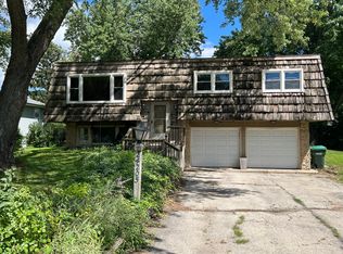 24205 S Edwin Dr, Channahon, IL 60410